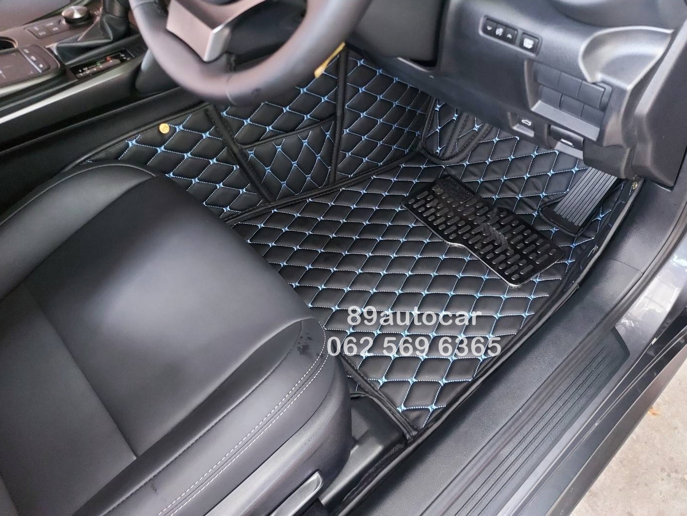 ขายพรมรถ Lexus IS300H ปี 2021 ปพรม6D สีดำด้ายฟ้า เต็มคัน