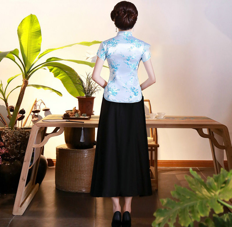 Pre-order เสื้อกี่เพ้า สีฟ้า ลายดอกเหมย ผ้าไหมจีน กุ๊นขอบ ตัดเย็บอย่างดี