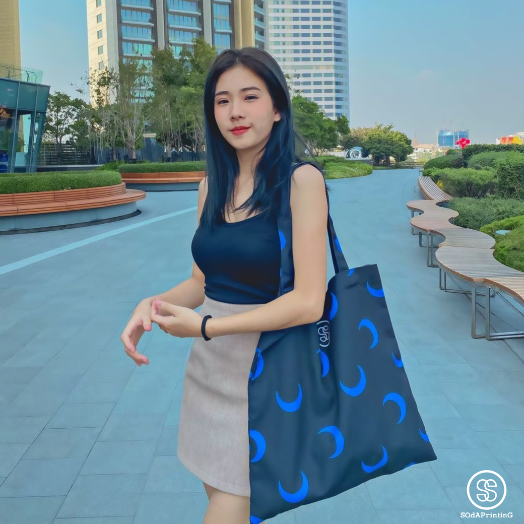 กระเป๋าผ้าแคนวาส พิมพ์ลาย Crescent Moon TBA0009 #SOdABag #SOdAPrintinG #กระเป๋า #กระเป๋าผ้า