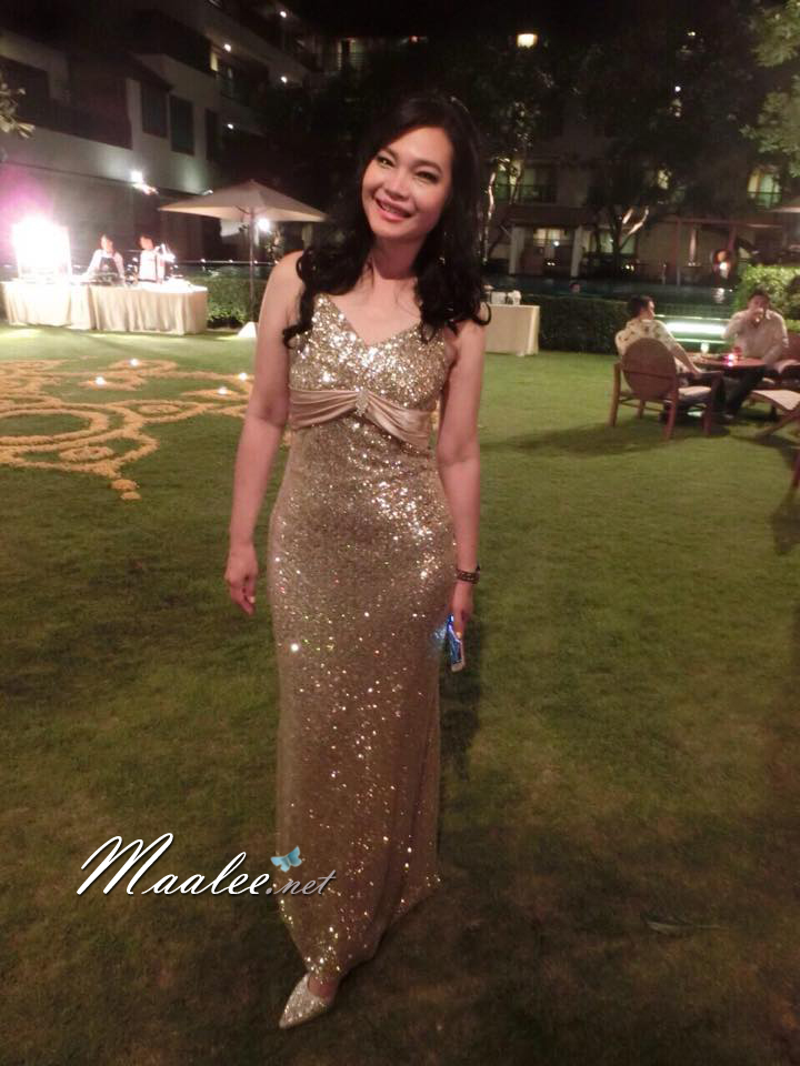 พร้อมเช่า ชุดราตรียาว สายเดี่ยว เรียบหรู สีทอง Champagne เนื้อผ้าแต่งเลื่อมทั้งตัว