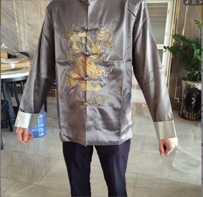 Pre-order ชุดจีน ชาย เสื้อคอจีน ผ้าไหมจีน สีเทา ปักลายมังกร