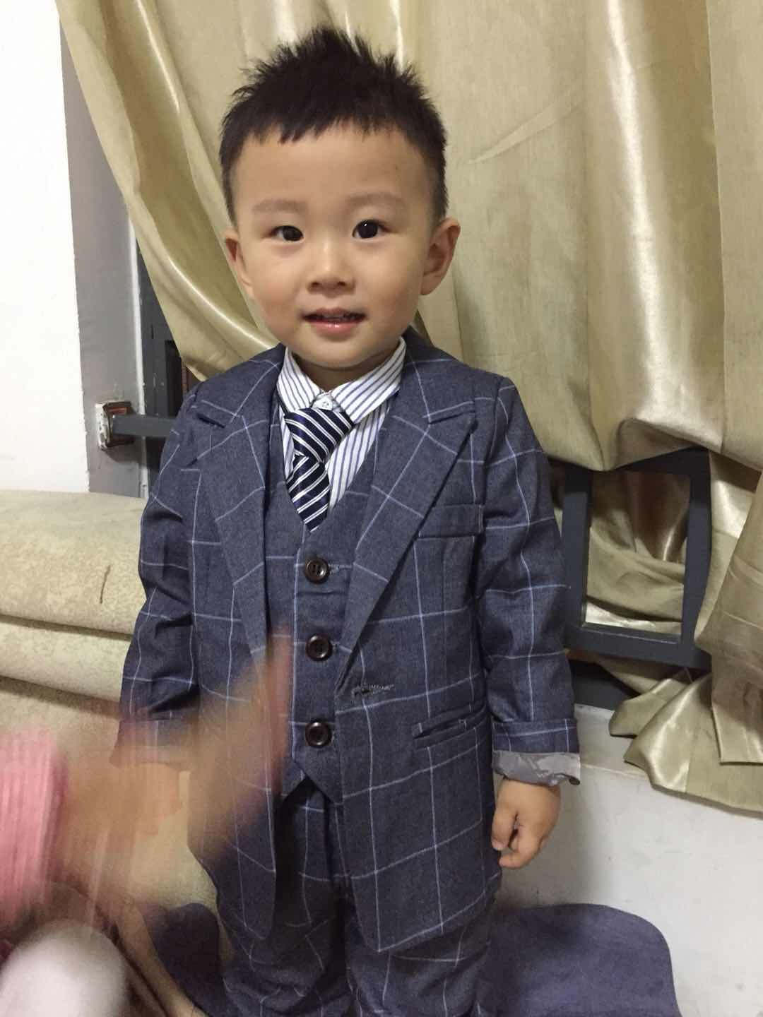 Pre-order ชุดสูทเด็กชาย สีเทาลายตาราง แบบเท่น่ารัก