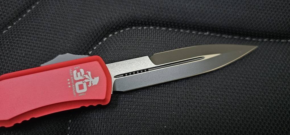 Microtech Auto Hera II Mini 30th Anni Two Tone Double Edge Bayonet OTF Knife Red Handles