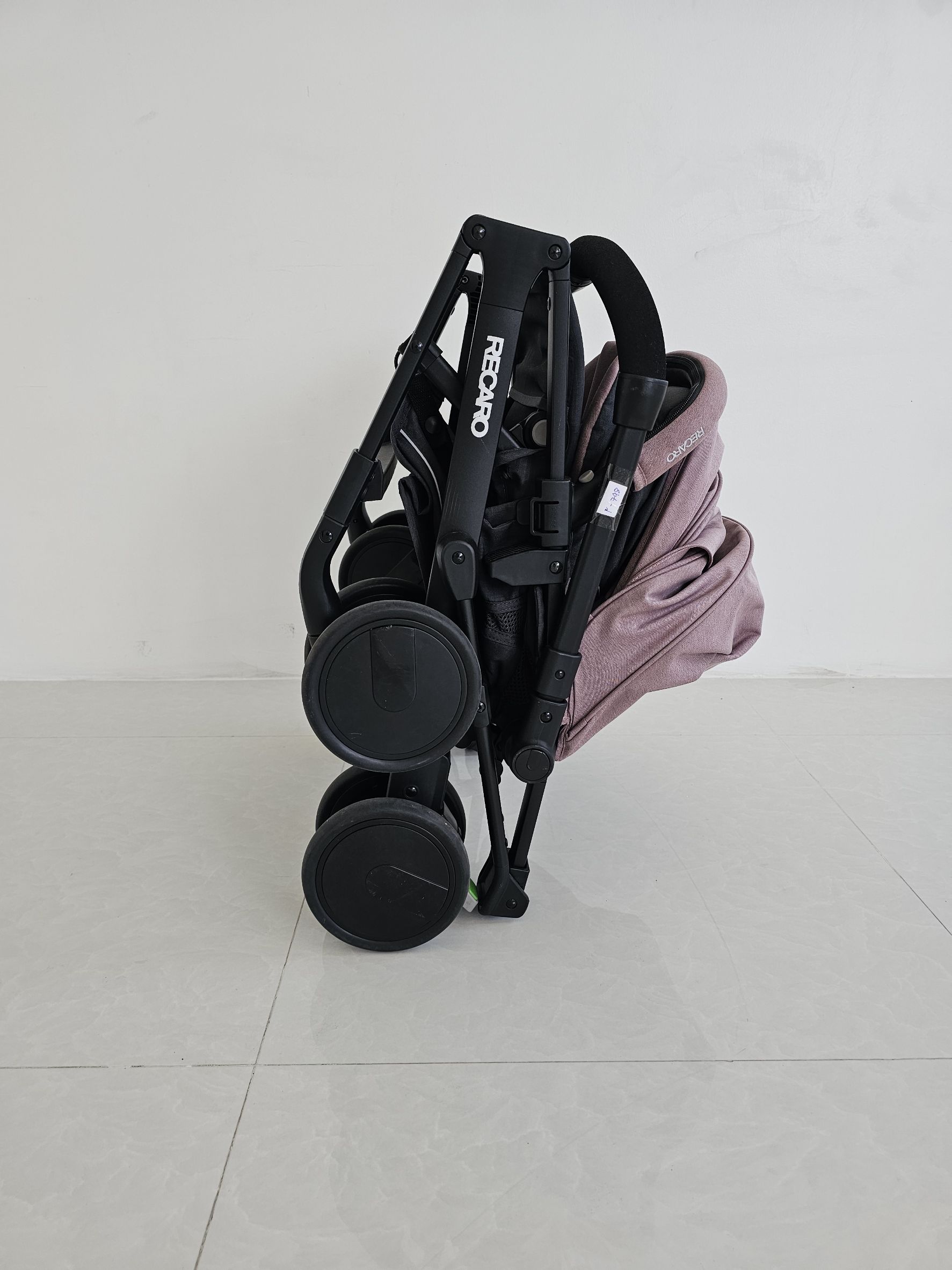 Recaro รุ่น Easylife Elite2 สี Pale Rose