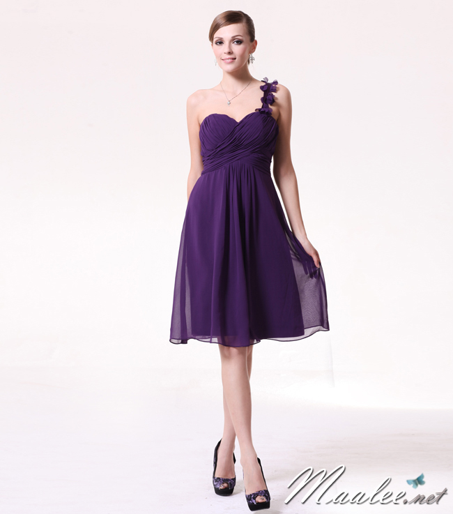 พร้อมเช่า ชุดราตรีสั้น เกาะอก ไหล่เดียว สีชมพูนู้ด จับเดรปไขว์ช่วงหน้าอก แต่งดอกไม้ช่วงไหล่