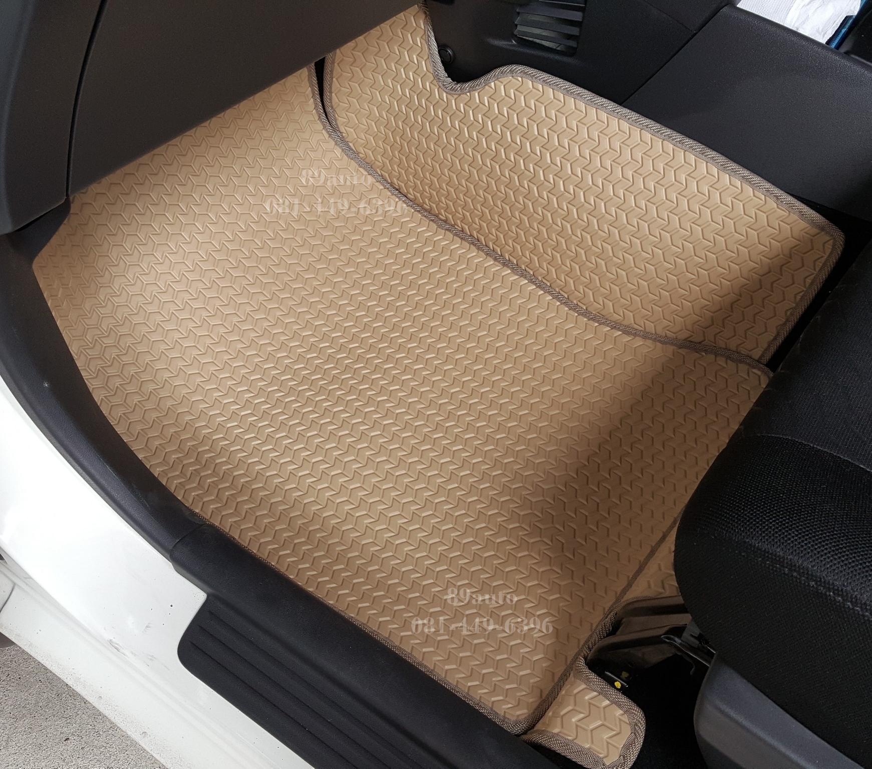 ผ้ายางปูพื้นรถยนต์ Toyota Avanza 2016 ธนูสีครีมขอบครีม