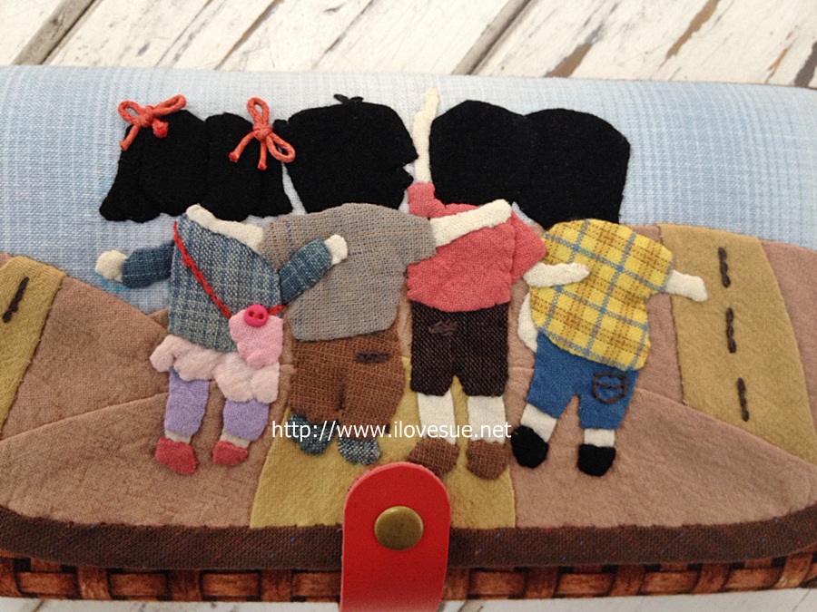 กระเป๋าสามพับแอพพลิเค่ - สั่งทำไม่มีพร้อมส่ง