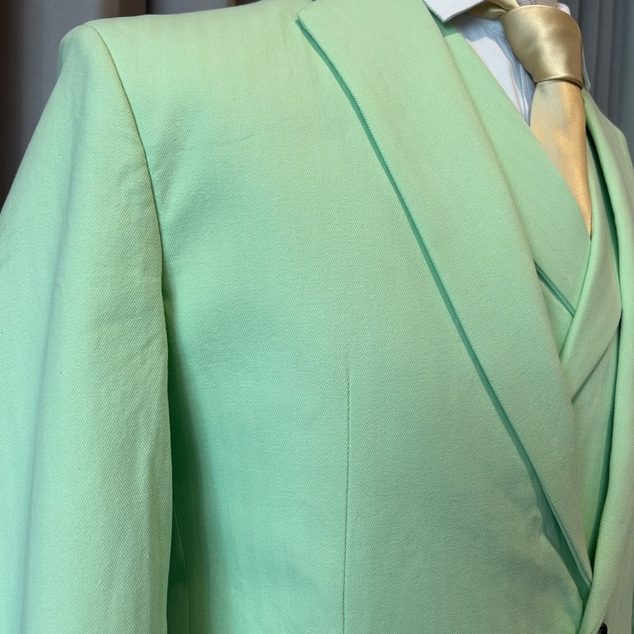 พร้อมเช่า ชุดสูทชาย สีส้มพาสเทล 1 กระดุม (พร้อมเสื้อกั๊ก) ผ้า Cotton twill 100% ทอลายในตัว