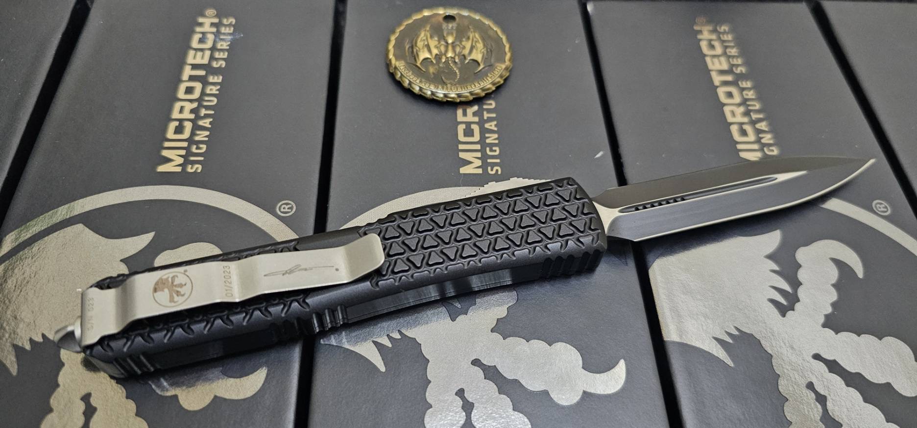MICROTECH TRI-GRIP ULTRATECH "EKNIVES EKCLUSIVE" BLASTED HARDWARE OTF KNIFE 3.4" BLACK DAGGER