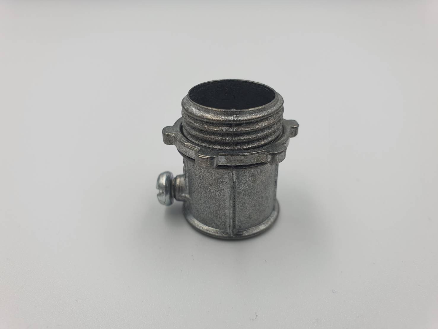 คอนเน็คเตอร์ EMT