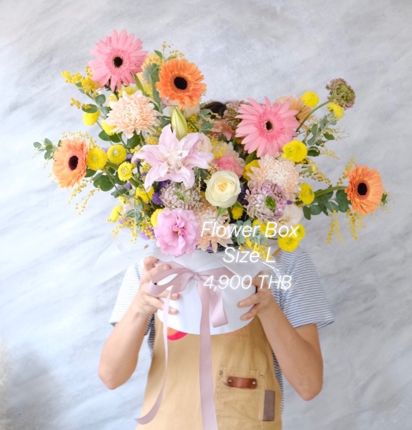 กล่องดอกไม้สดสไตล์เกาหลี Size L ดอกไม้นำเข้า สีสัน สดใส พร้อมตกแต่ง สามารถปรับเปลี่ยนดอกไม้ได้ตามงบ