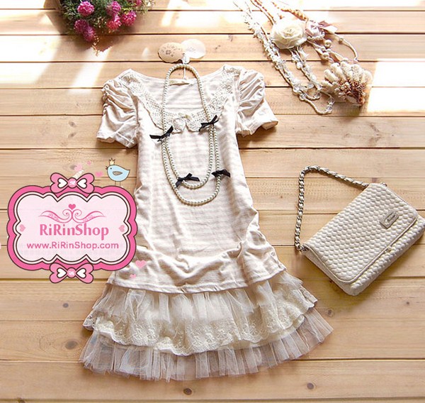 ชุดเดรส Set 2 ชิ้น เสื้อลายทางปกบัวลูกไม้ถัก โทนสีเบจน่ารักค่ะ