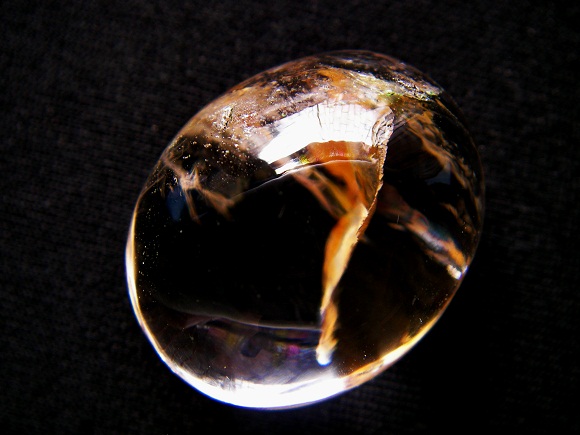 QU0029 แก้วใส แตกลายใน สวยใสกาบทองพลิ้วใจกลางเม็ดแก้ว ขนาดหัวแหวนกองข้าว นูนอลังการ ขนาดเม็ดแก้ว 20.04x24.47x14.49 มม. นน.46.80 ct.