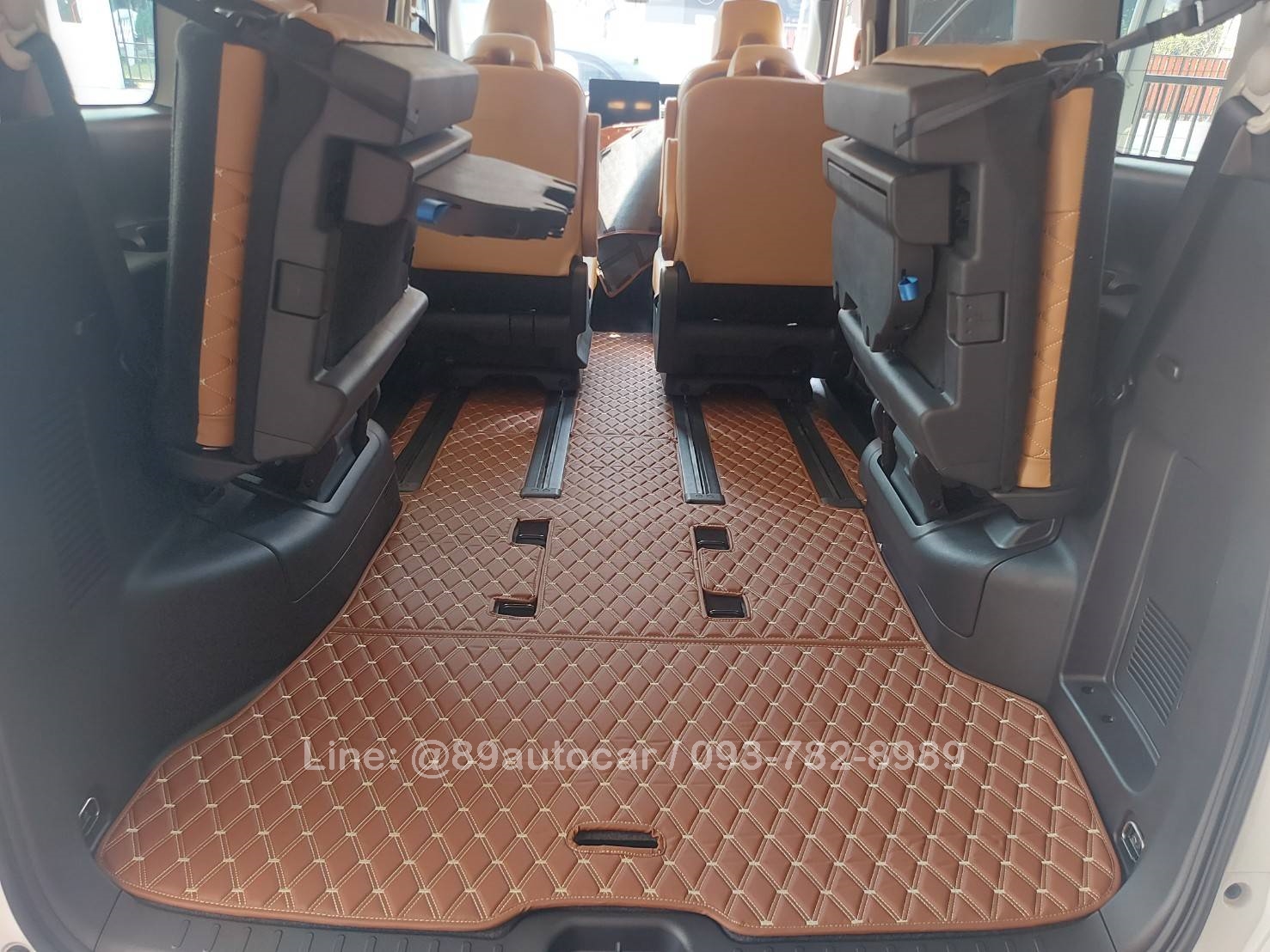 พรมปูพื้นรถยนต์ Nissan SERENA S-Hybrid Highway Star (C27) ปี 2024-2025 ปูพรมVVIP สีน้ำตาลเข้มด้ายทอง เต็มคัน