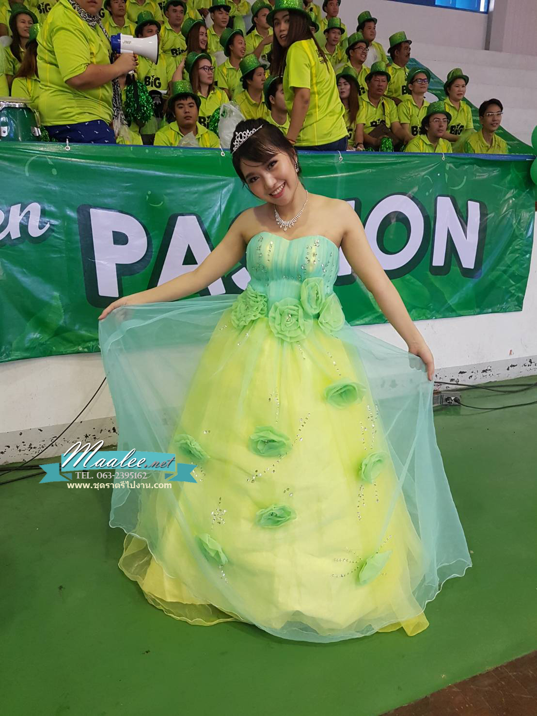 พร้อมเช่า ชุดแฟนซี เกาะอก สีเขียว อกจับจีบปักเลื่อม และดอก น่ารักมาก ใส่ถ่ายพรีเวดดิ้งได้