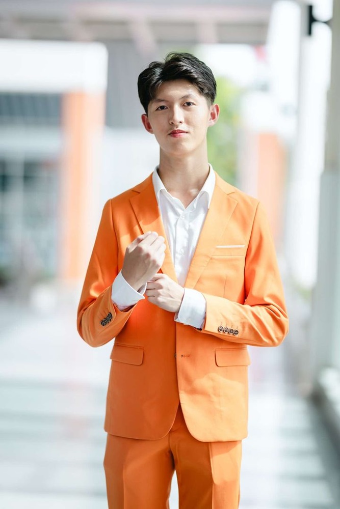 พร้อมเช่า ชุดสูทชาย สีส้ม สไตล์เกาหลี (ไม่มีเสื้อกั๊ก)