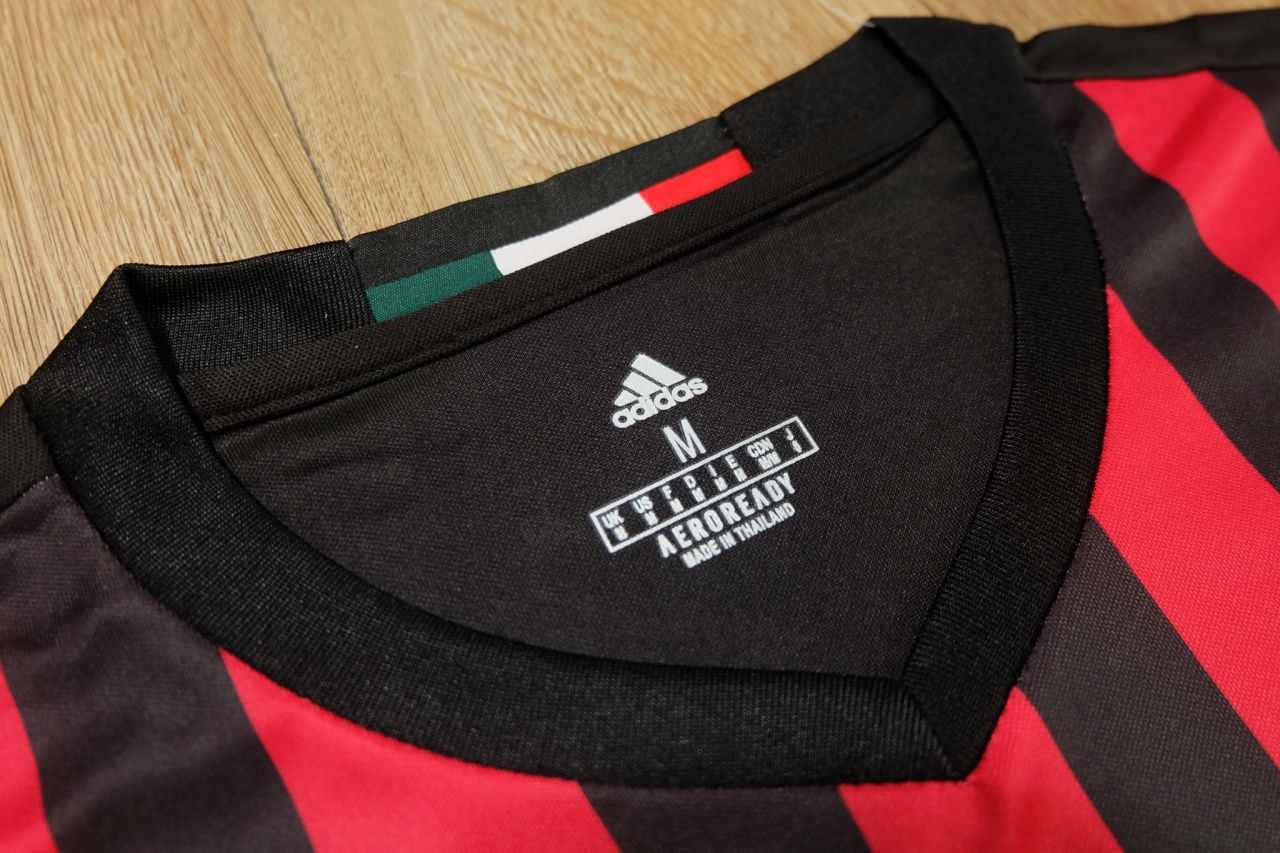 AC Milan 2016/17 Home Vintage Jersey เสื้อบอลเอซีมิลาน เสื้อเอซีมิลานย้อนยุค Fly Emirates