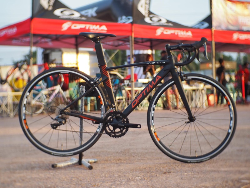 OPTIMA VOLA R300 AERO ROADBIKE SHIMANO SORA R3000 2023