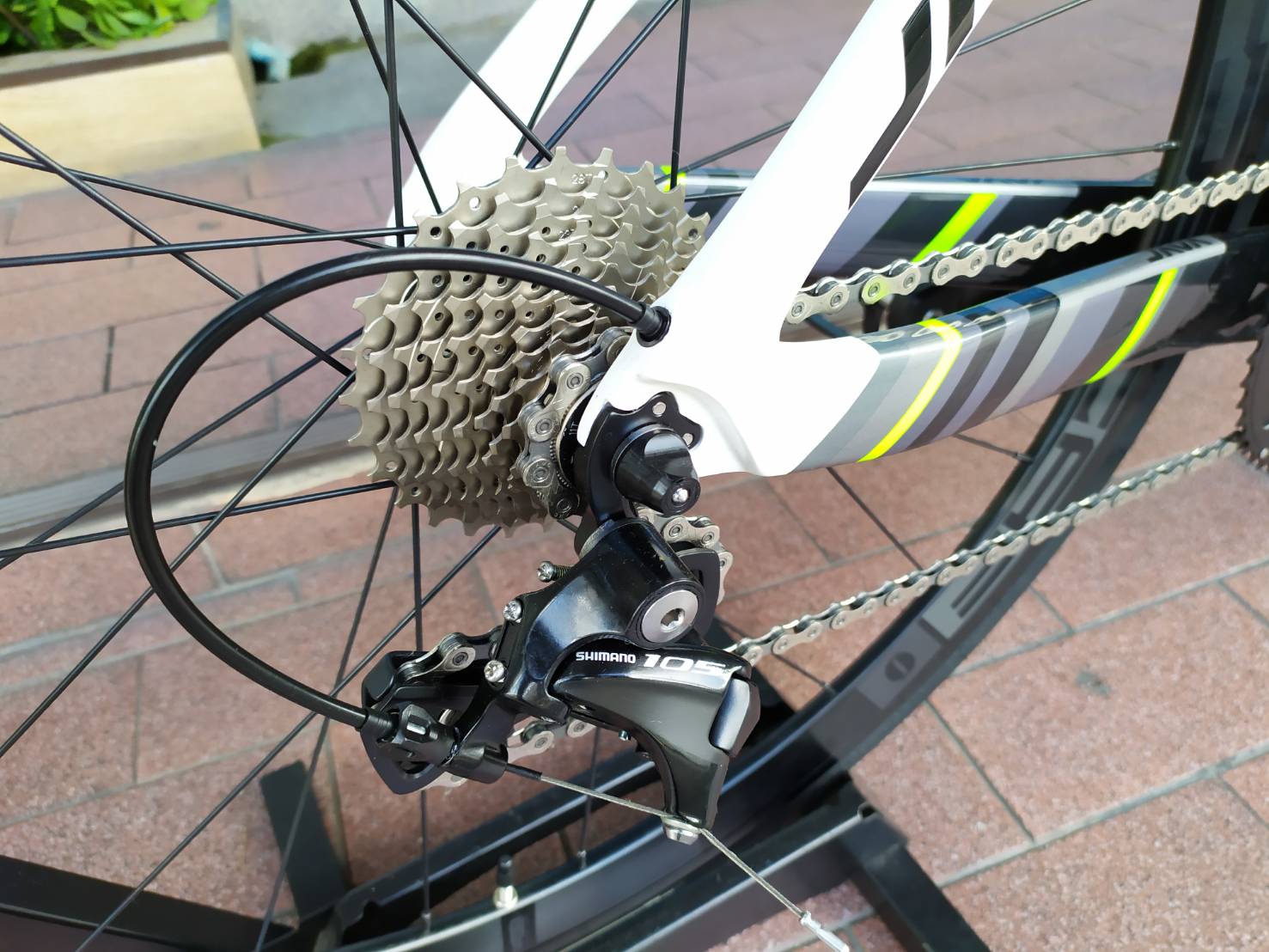 จักรยานไตรกีฬา JAVA TORNADO TT Triathlon bikes เฟรมคาร์บอน ล้อ DECA42, ชุดขับ 105 22สปีด