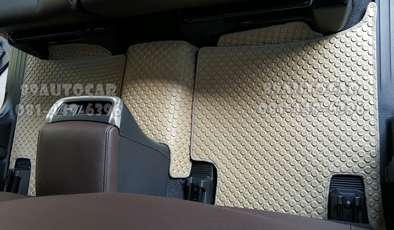 พรมกระดุมรถยนต์ Toyota Fortuner 2015-2022 กนะดุมสีครีม