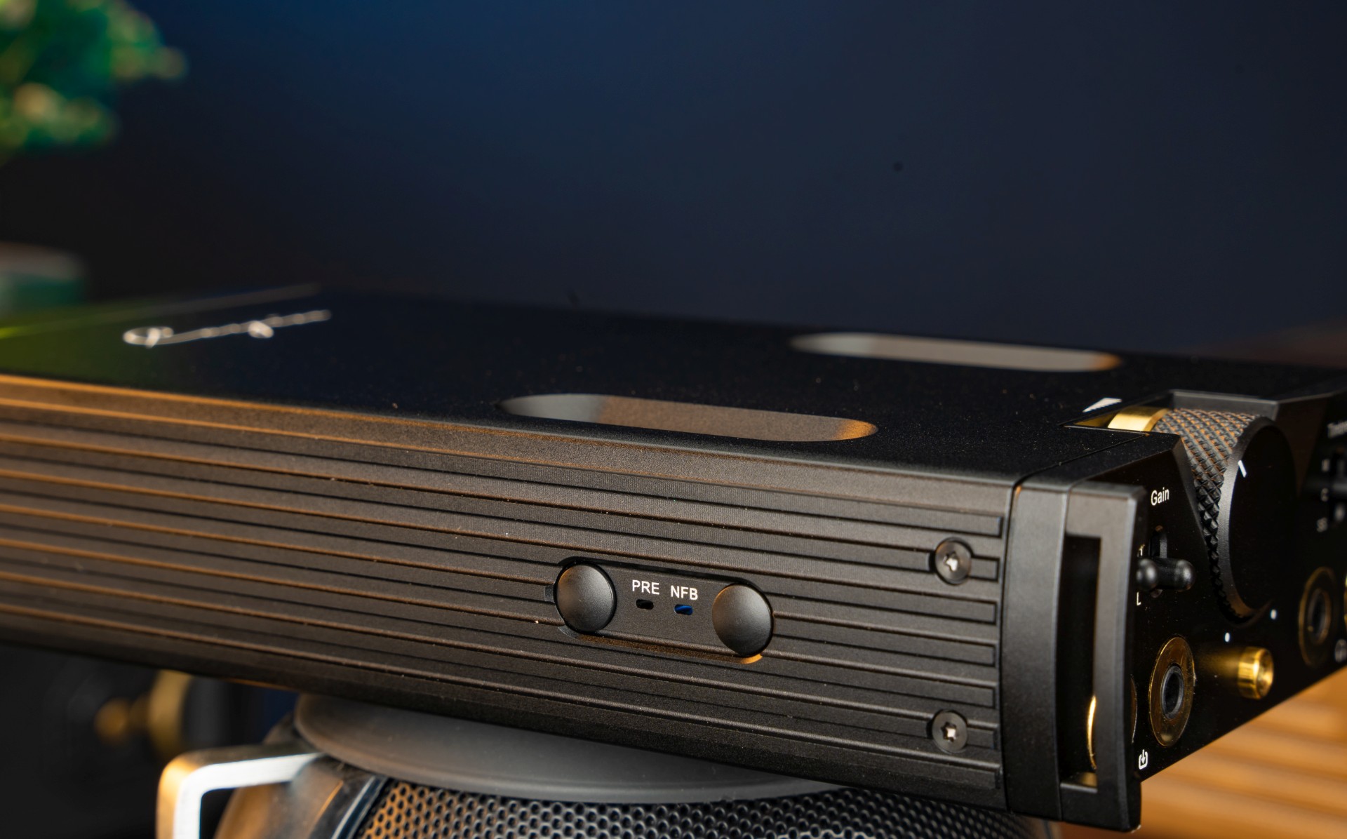 Cayin C9ii แอมป์พกพาหลอดแก้ว Dual Nutube บาลานซ์เต็มรูปแบบพร้อมคุณสมบัติใหม่