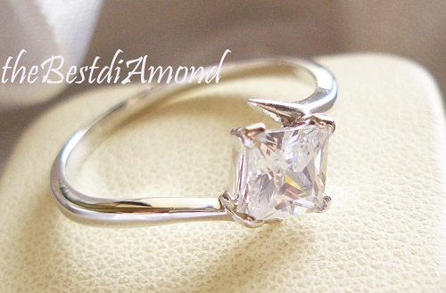 BR030RD แหวนเพชรCZ สี่เหลี่ยม(Emerald Cut) เก๋ เท่ เรียบ หรู ดูดี