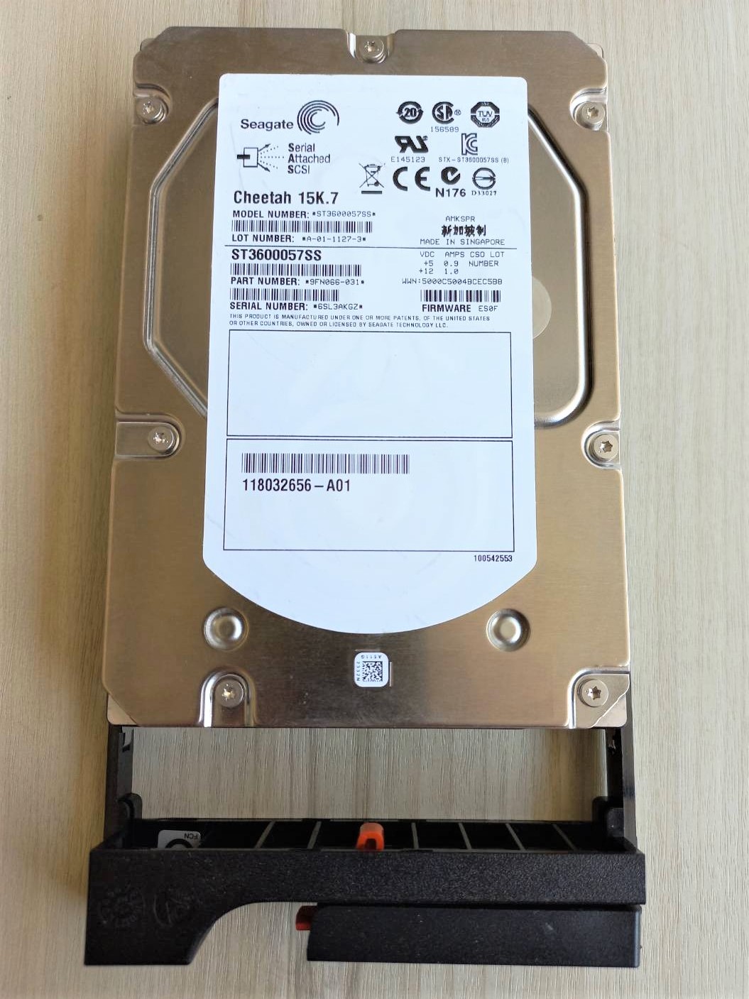 005048958 9FN066-031 EMC 600GB 15K SAS 3.5 6Gbs HDD WTRAY G439P 118032656-A01 NOB.