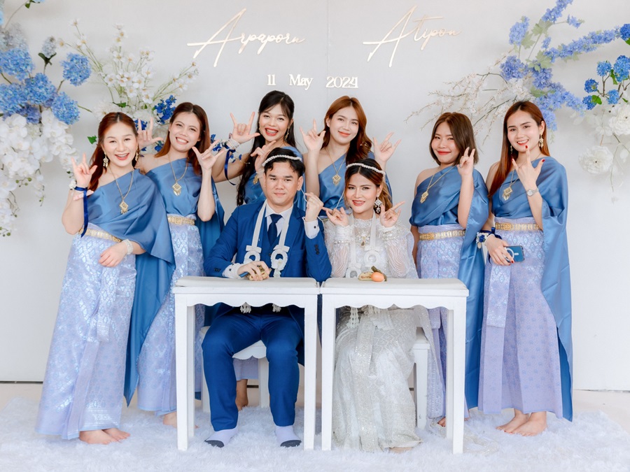 เช่า ชุดไทย ชุดเพื่อนเจ้าสาว ชุดไทยผ้าถุงสีชมพูฟ้าเงิน สไบเรียบสีเทาฟ้าเข้ม