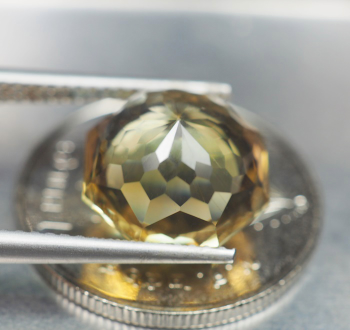 พลอยซิทรินสีเหลือง 2.55 กะรัตทรงแปดเหลี่ยม