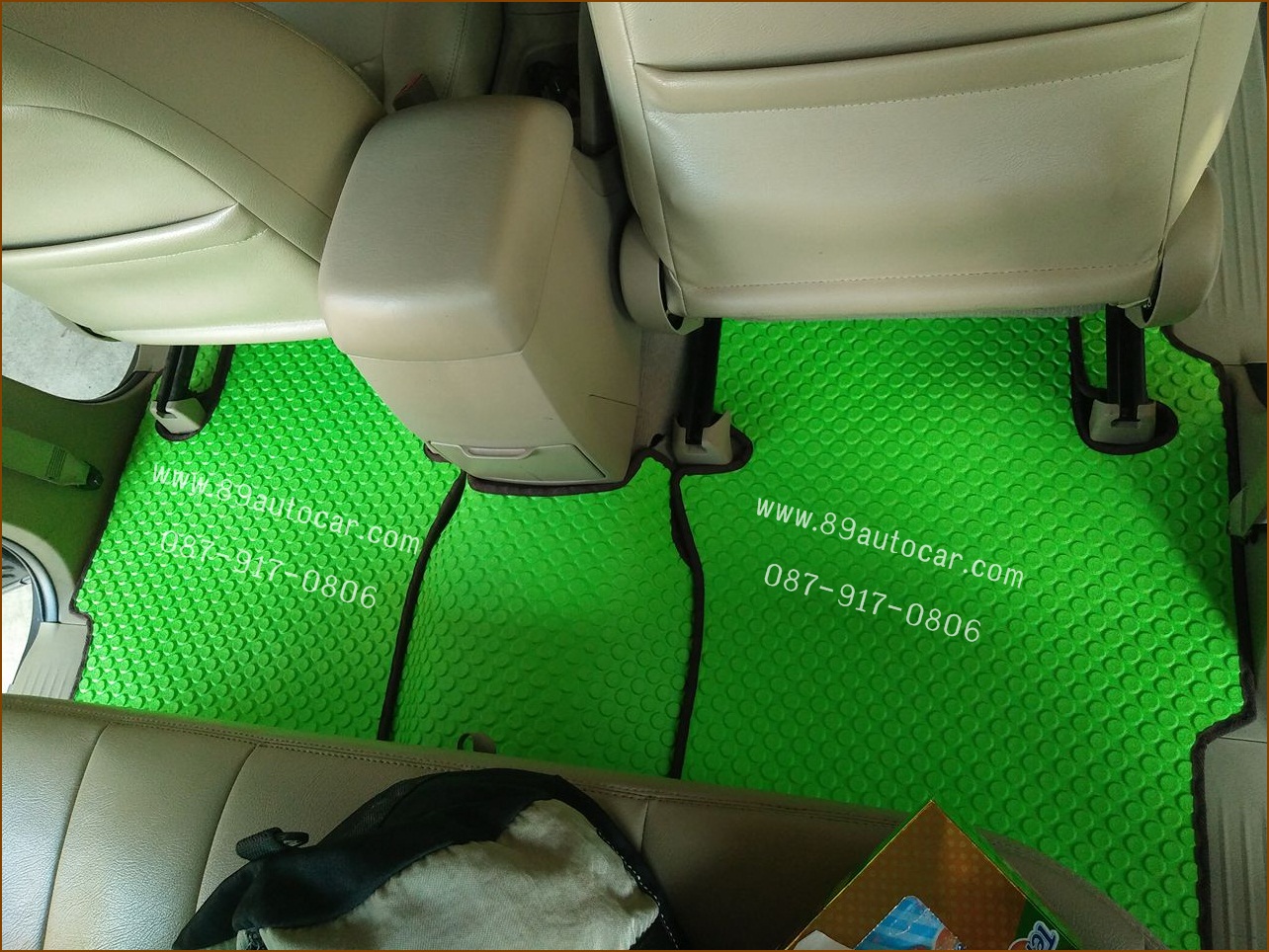 ผ้ายางปูพื้นรถยนต์ Toyota Vigo 4 ประตู ลายกระดุมสีเขียวขอบดำ