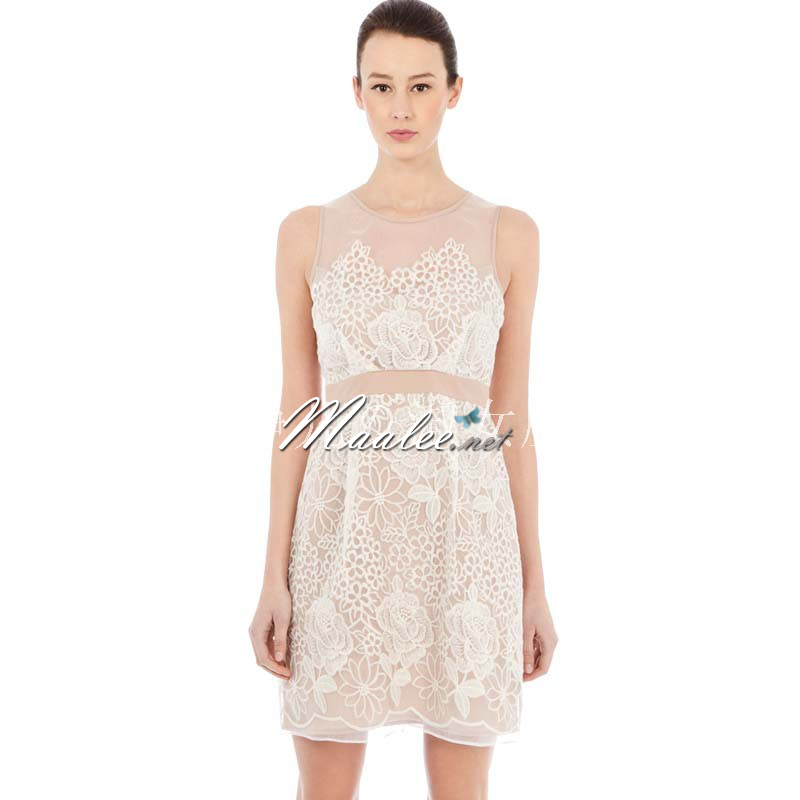 พร้อมส่ง ชุดเดรส/ชุดราตรีสั้น แขนกุด สีนู๊ด ผ้าแก้วปักลายดอกกุหลาบ ช่วงด้านหน้าและด้านหลังเป็นแบบซีทรู (เหลือเฉพาะไซส์ L)