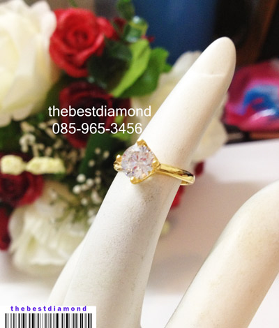 BR974++แหวนเพชรเม็ดเดี่ยวขนาด 80 ตัง ขนาด รูปแบบยอดนิยมวางเพชรเฉียงๆ ดูทันสมัย เหมือนของจริงม๊าก เพชรวิบๆปิ๊งๆใส่แทนแหวนแต่งงานสบายๆ ไม่มีล้าสมัย