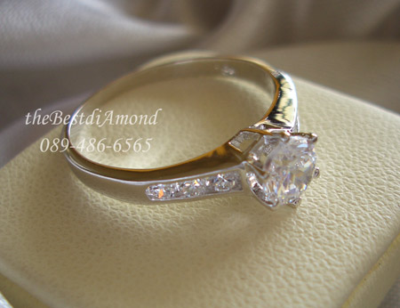 RL019RD+++แหวนชูผสมแหวนแถว ขนาดกลาง+++ เรียบๆ แต่หรูหรา อยุ่ได้นานไม่มีout เหมือนจริงสุดๆๆเพชรแวววาวมาก ใส่แล้วขับให้นิ้วเรียวสุด ไม่ควรพลาดนะคะ