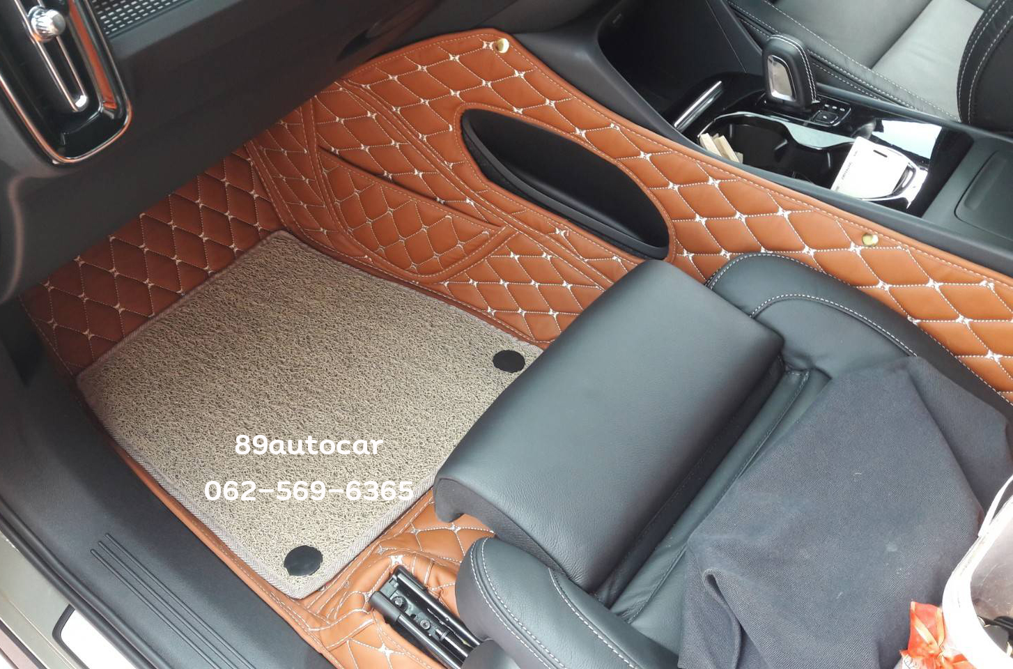 พรมปูพื้นรถยนต์ Volvo XC40 Pure Electric ปูพรม7D สีน้ำตาลเข้ม + พรมดักฝุ่นสีครีม เข้ารูป เต็มคัน