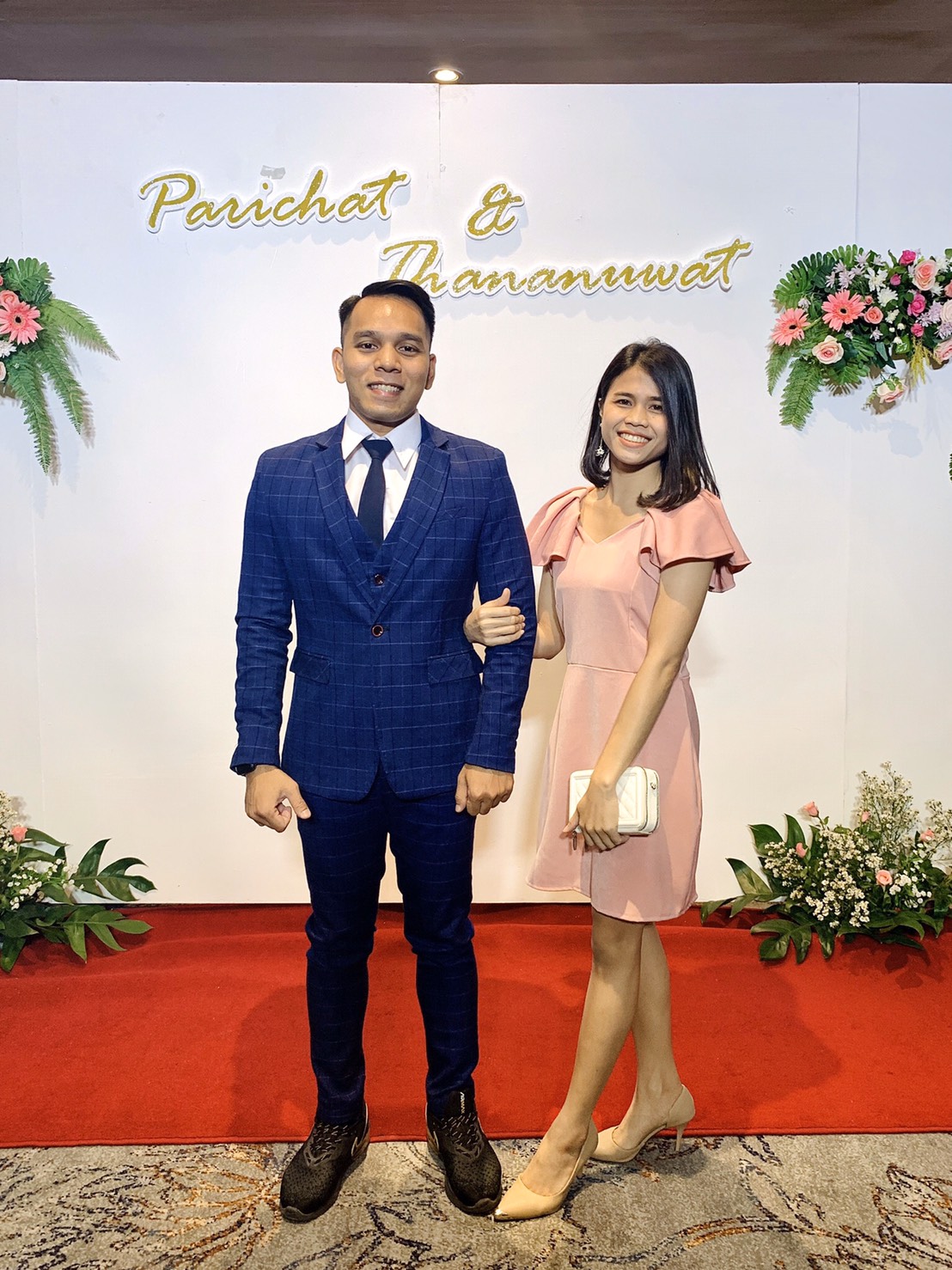 พร้อมเช่า ชุดสูทชาย สีน้ำเงิน ลายตาราง ทรงเข้ารูป สไตล์เกาหลี พร้อมเสื้อกั๊ก