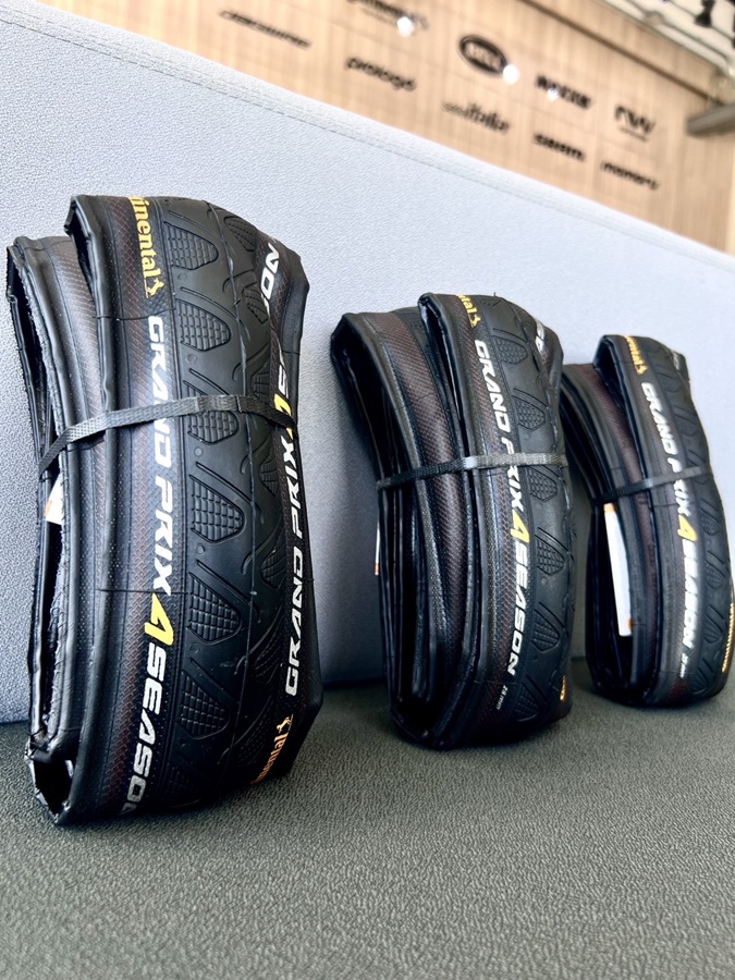 ยางนอกจักรยานขอบพับ Continental Grand Prix 4 Season ขนาด 700x25, 700x28, 700x32