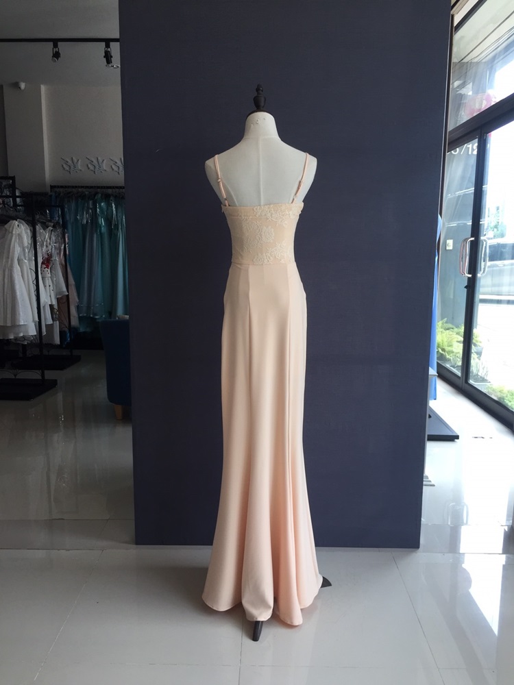 พร้อมเช่า ชุดเดรสยาว เกาะอกสายเดี่ยว ทรงเข้ารูป สำหรับสาวไซส์เล็ก