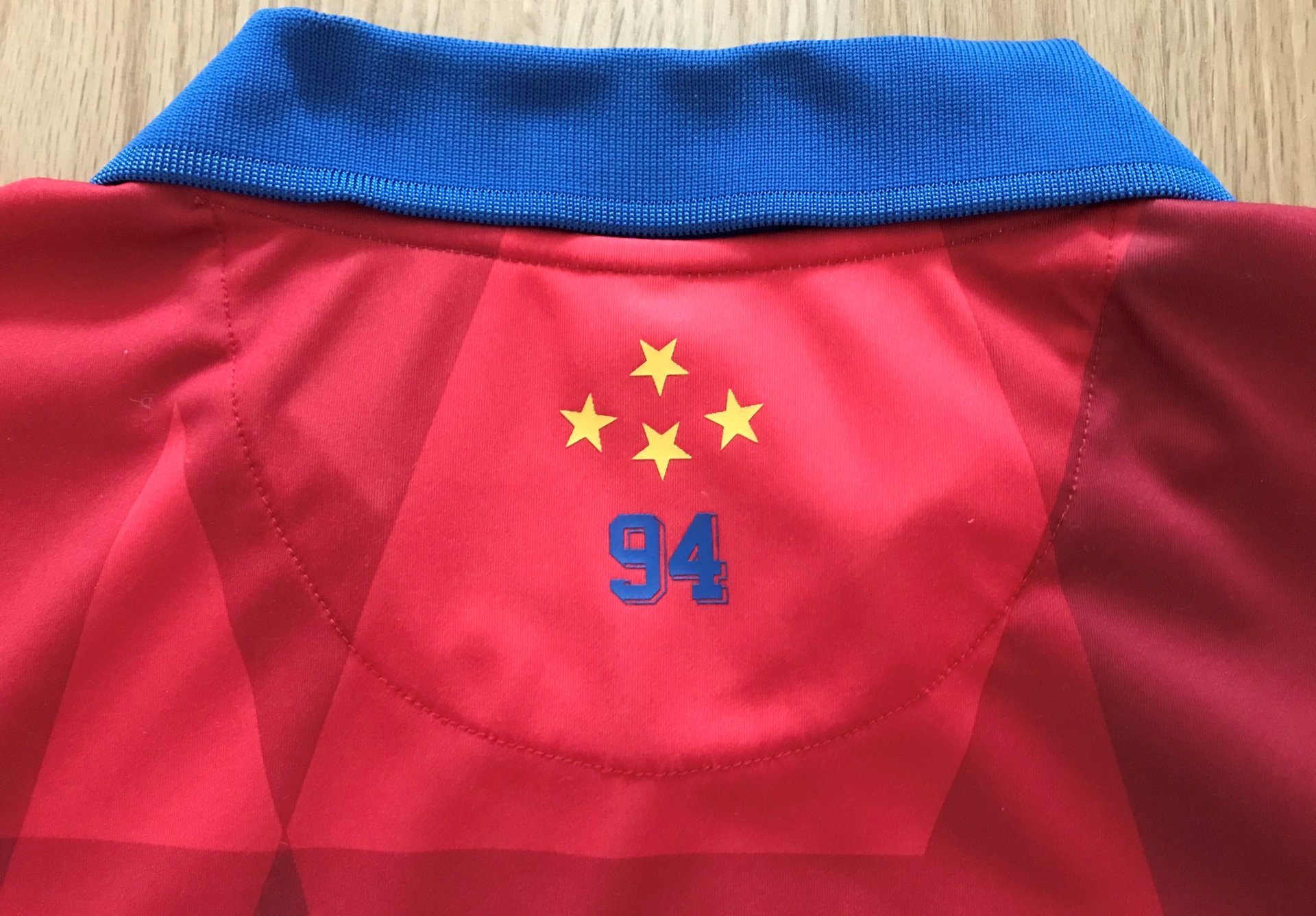 เสื้อฟุตบอล ทีมชาติบราซิล ชุดที่ระลึก เรโทร แชมป์ฟุตบอลโลก 1994 ใหม่ M-Size / BRAZIL Football Shirt Retro Commemorative Kit FIFA WORLD CHAMPIONS 1994 Jersey NEW M-Size