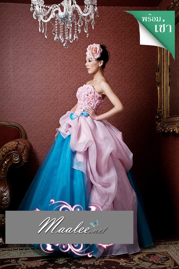 พร้อมเช่า ชุดแฟนซี ชุดราตรียาว เกาะอก สีฟ้า แต่งผ้าลูกไม้สีชมพูหวาน จับจีบกระตุกอย่างหรู