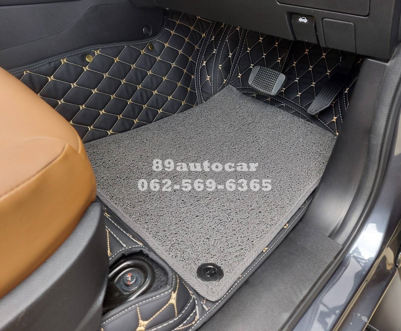 พรมรถยนต์ All New Isuzu Mu-X 2021 ปูพรม7D สีดำทอง + ไวนิลสีเทา เข้ารูป