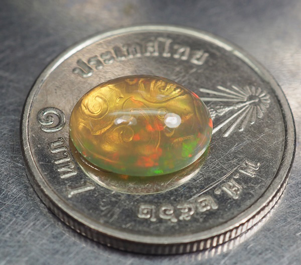 โอปอหลากสี (Multi Opal) 1.77 กะรัต