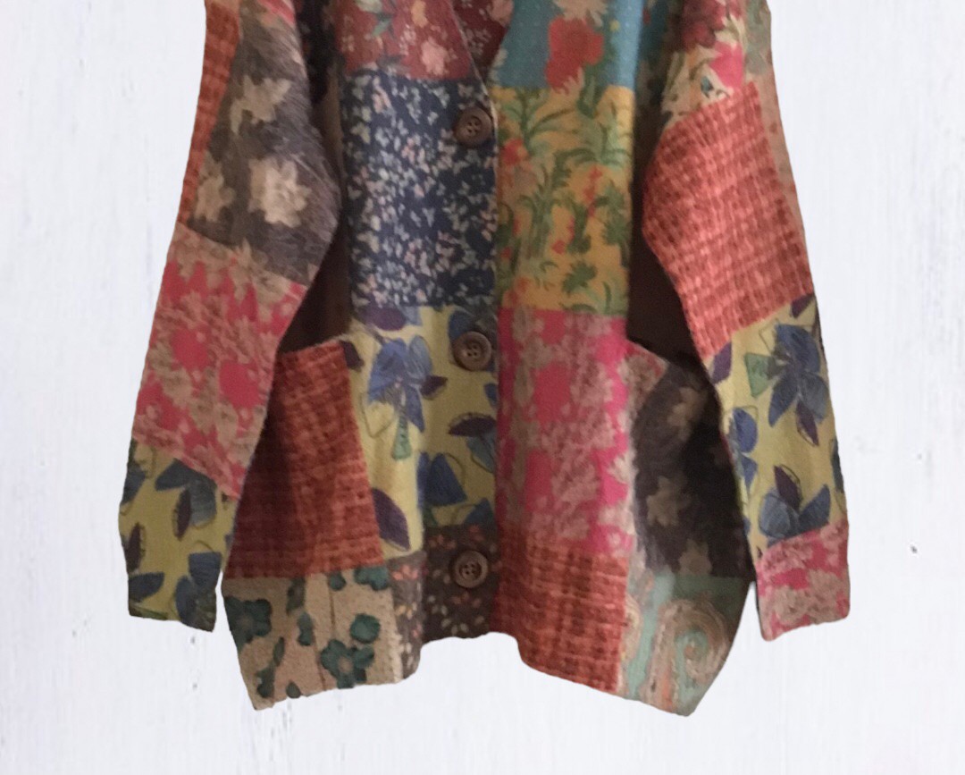 เสื้อคลุมไหมพรมนุ่มลาย patchwork แต่งกระเป๋า