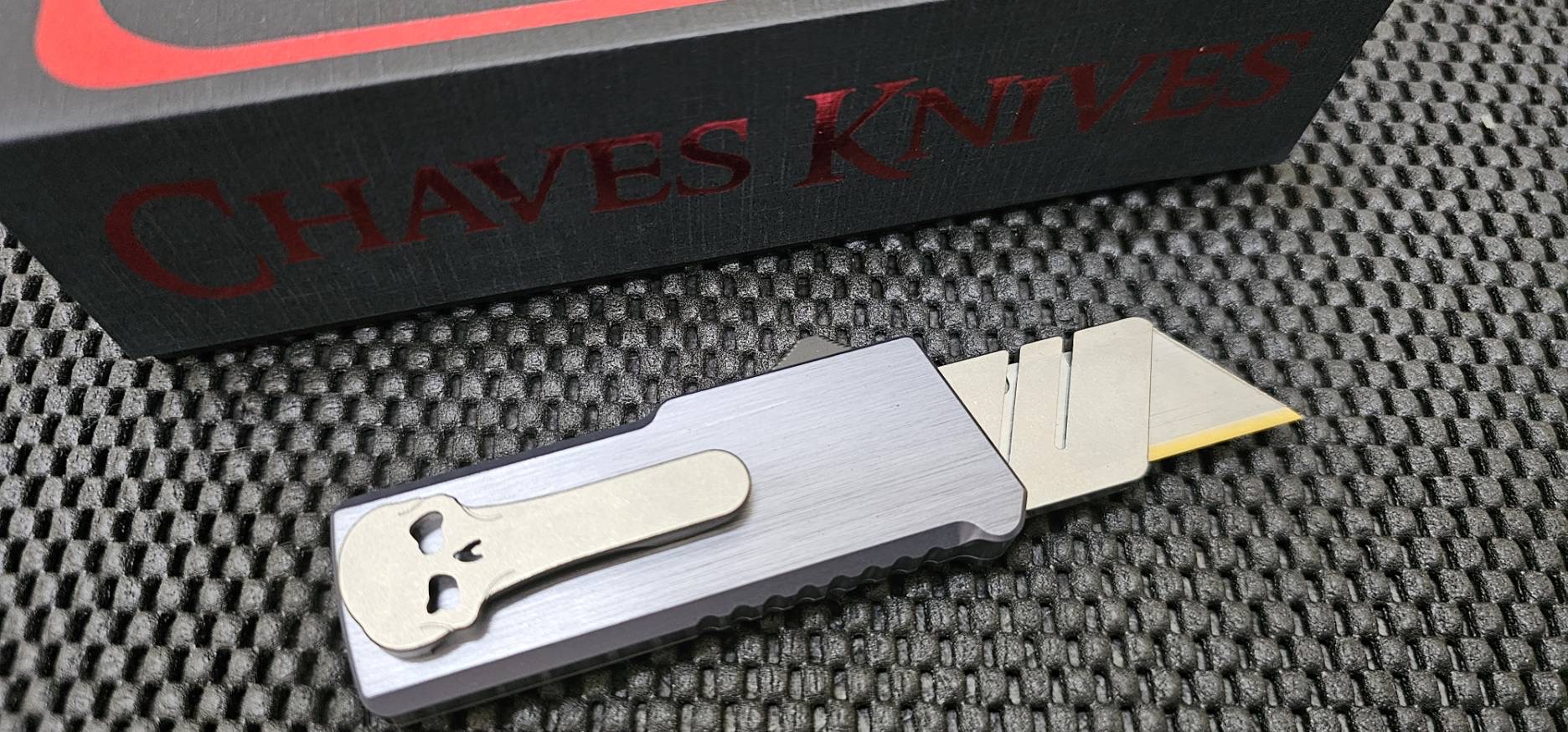 Chaves Knives Auto Chub OTF Brushed