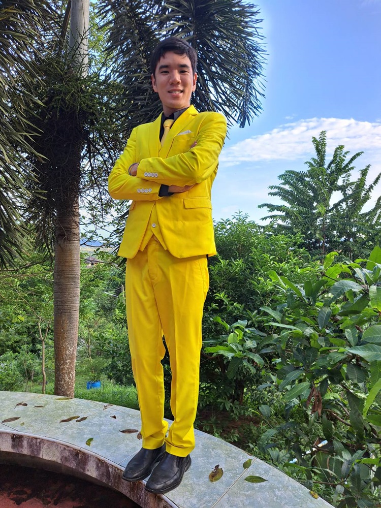 พร้อมเช่า ชุดสูทชาย สีเหลือง Bright Yellow 3-piece Suit พร้อมเสื้อกั๊ก