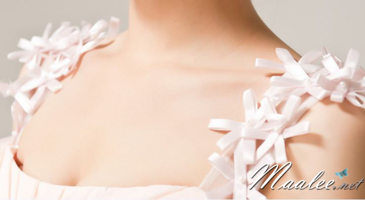 พร้อมส่ง ชุดราตรียาว สีครีม จับเดรปอกรูปหัวใจ ไหล่แต่งดอกไม้ 3 มิติสวยหวาน