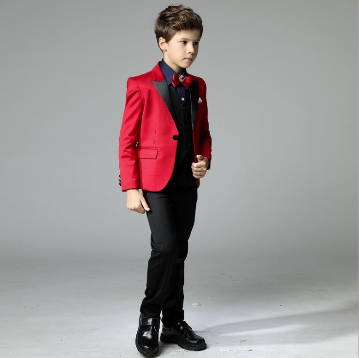 Pre-order ชุดสูทเด็กชาย สีแดง ปกคอสีดำ แบบเรียบหรู