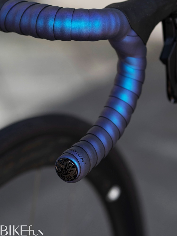 ผ้าพันแฮนด์ Ciclovation Advanced Leather Touch - รุ่น Cosmic Haze Made in Taiwan