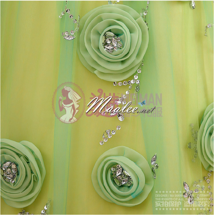 พร้อมเช่า ชุดแฟนซี เกาะอก สีเขียว อกจับจีบปักเลื่อม และดอก น่ารักมาก ใส่ถ่ายพรีเวดดิ้งได้