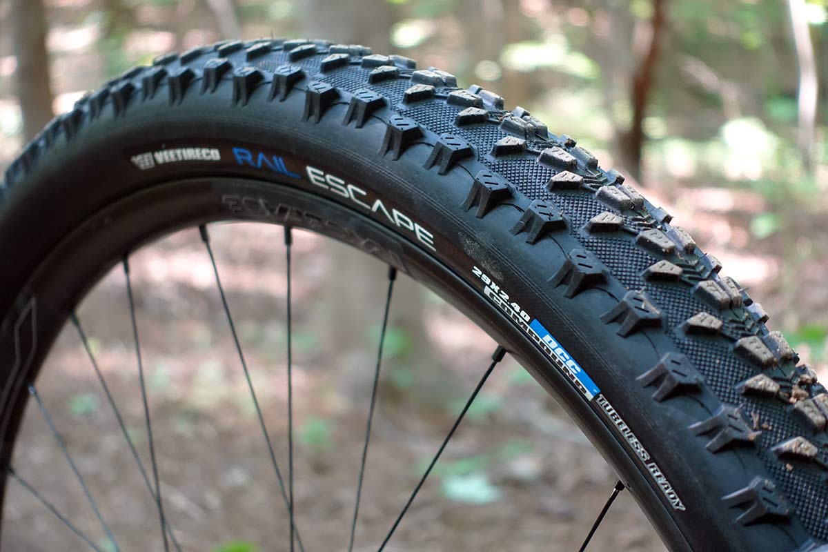 ยางนอกจักรยาน ยางเสือภูเขา ยางนอกขอบพับ VEE TIRE Rail Escape MTB TRAIL-XCO