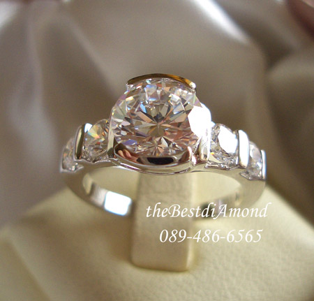 มมาอีกวงค่ะ สำหรับไซน์ใหญ่เกิน 1 กะรัต วงนี้ประมาณ 2 กะรัตกว่าๆค่ะ หรูหรามากค่ะ ชุปทองแท้ 24 K 5 ไมครอน รหัส BR912RD